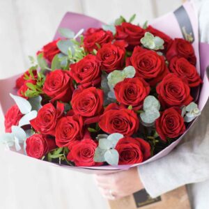 24 red rose gift box